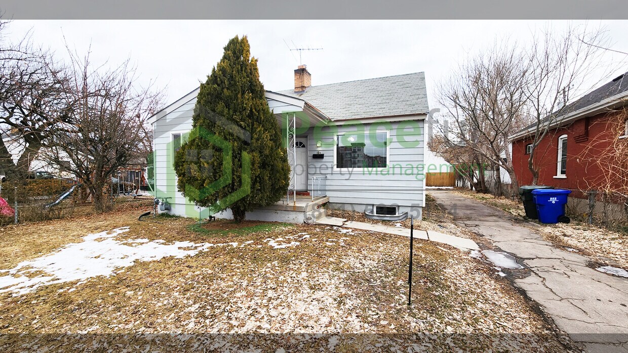 Primary Photo - 136 E Truman Ave