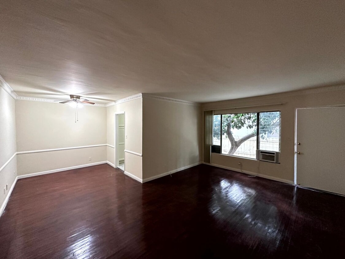 Foto principal - 356 Hayworth Ave