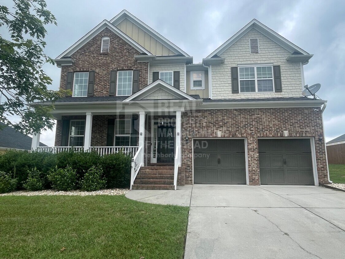 Primary Photo - Amazing 5 Bedroom, 3 Bath Two Story Single...