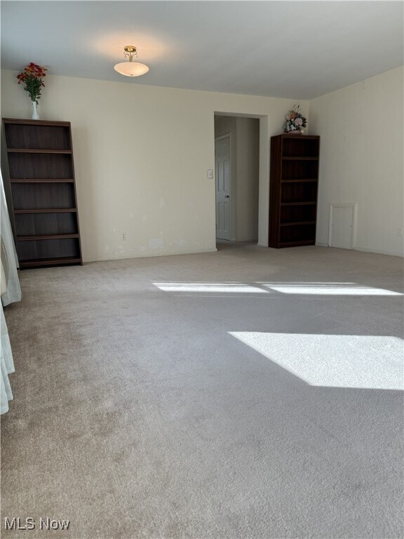 Foto del edificio - 13781 Cedar Rd