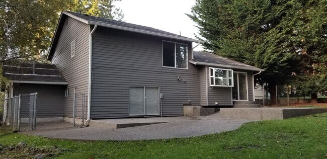 Building Photo - 4 br, 2 bath House - 2645 Aspen Court SE