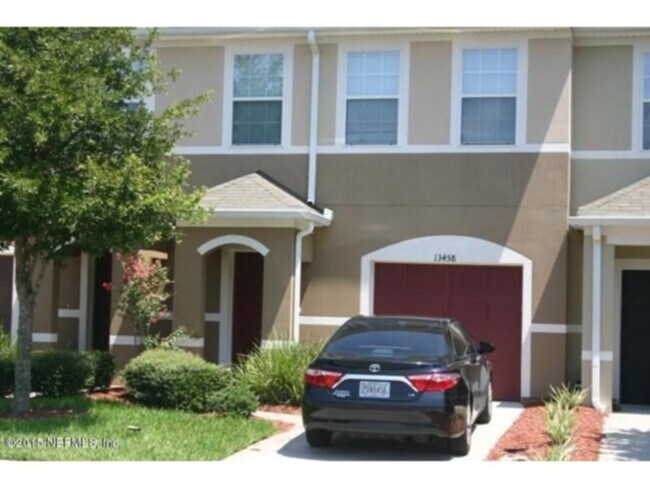 Building Photo - 3/2.5 townhome in Bartram Park