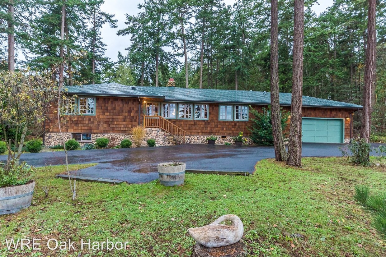 Primary Photo - 2123 Madrona Way