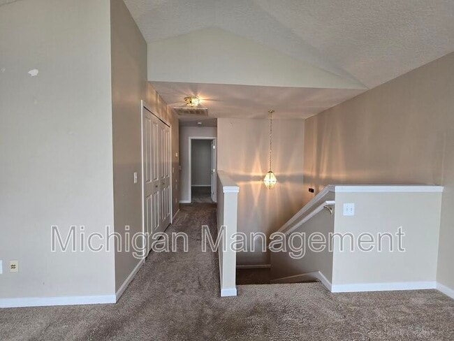 Building Photo - 28875 Cullen Dr