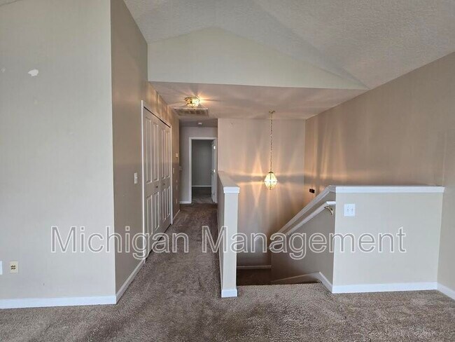 Foto del edificio - 28875 Cullen Dr