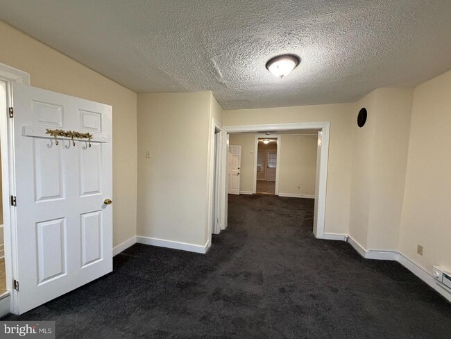 Building Photo - 406 S Cameron St