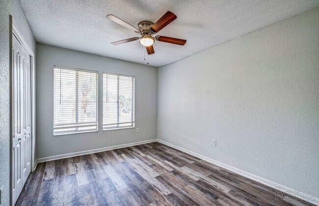 Interior Photo - Everest Gardens