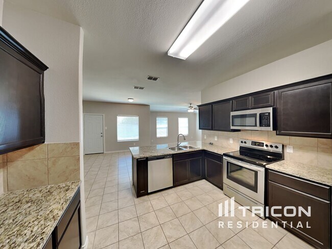 Building Photo - 1121 Autumnwood Drive Azle TX