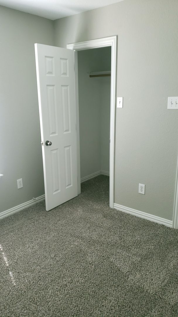 Foto del edificio - Great size Duplex for rent in Arlington!