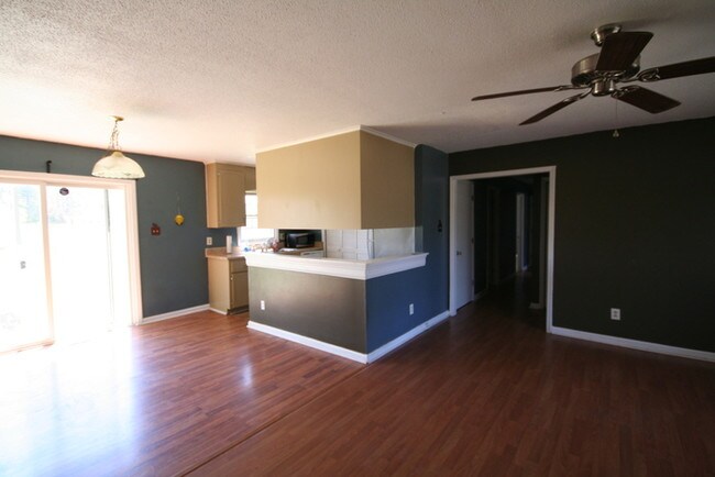 Foto del edificio - 571 Sheridan Forest Rd