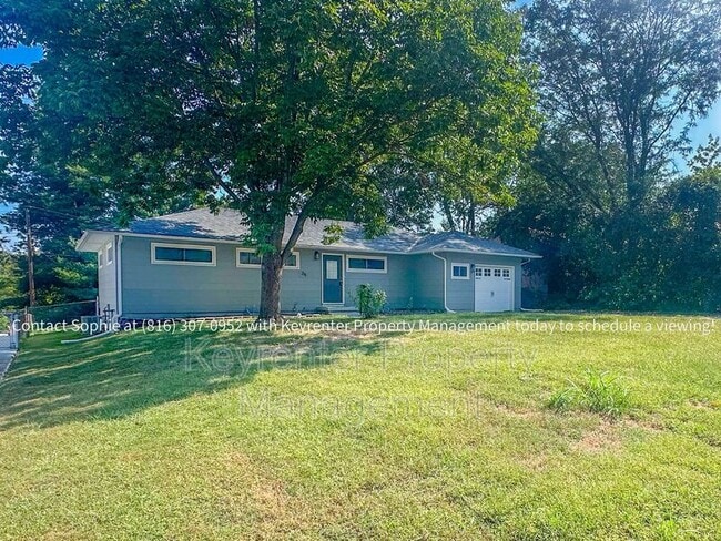 Building Photo - 211 SW McClendon Dr