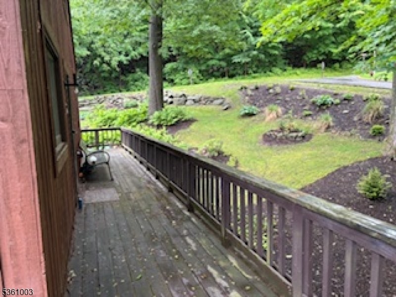 Primary Photo - 1 Gray Rock Dr