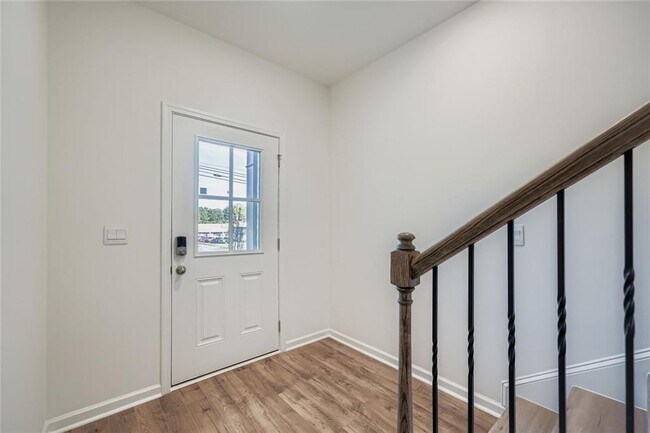 Foto del edificio - 6221 Honeybell Aly