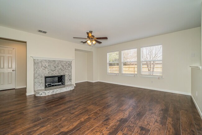 Building Photo - 2216 Overlook Ln