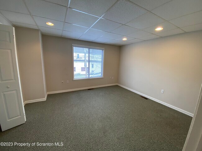 Foto del edificio - 440 Larch St