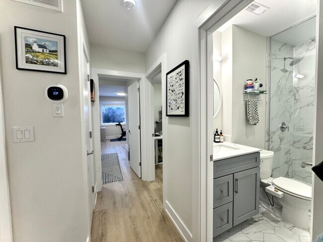 Building Photo - 73 Dewson St