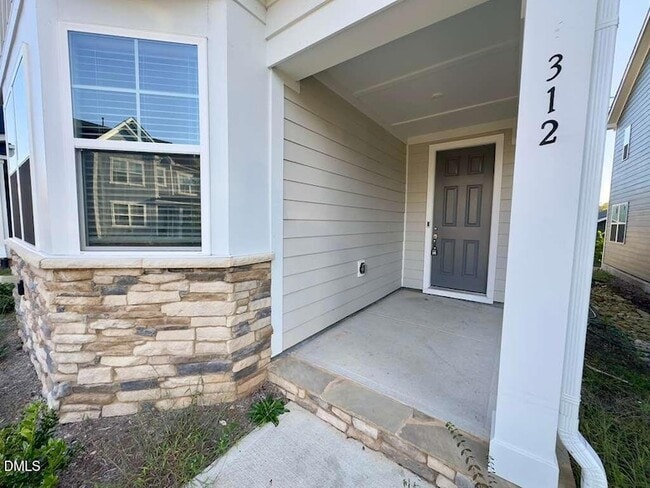 Building Photo - 312 Natsam Wds Wy
