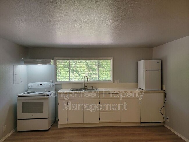 Foto del edificio - 1140 SW Stamm Pl