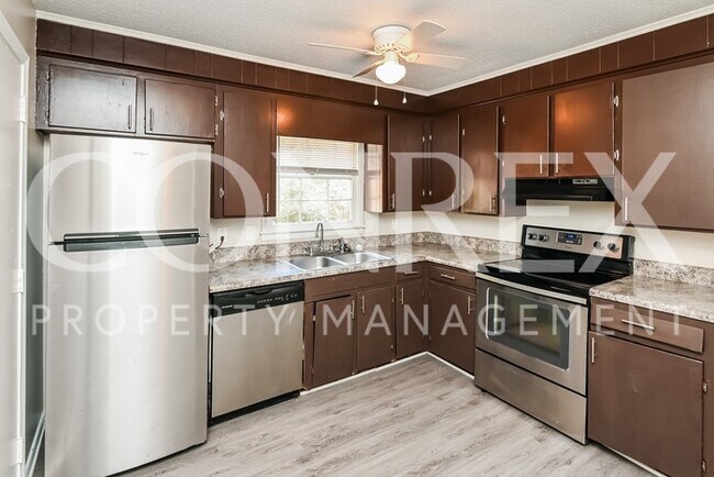 Building Photo - Lovely 3 Bedroom Bungalow with a Fireplace!