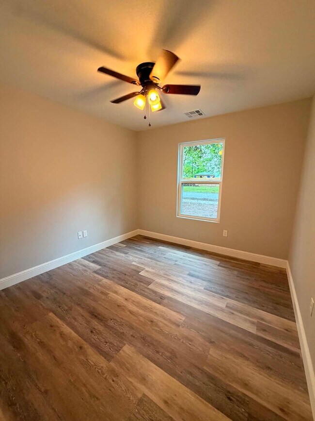 Foto del edificio - COMING SOON: Be the first to live in this beautiful brand-new 3 bedroom, 2 bathroom home located ...