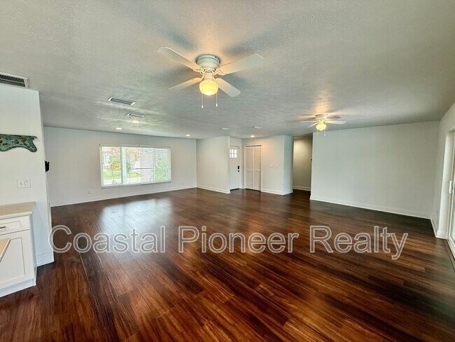 Foto del edificio - 613 Kingston Ct