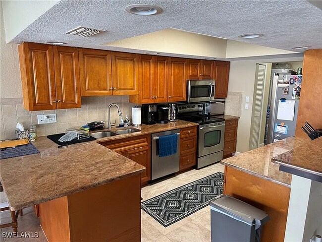 Building Photo - 1141 SW 44th St