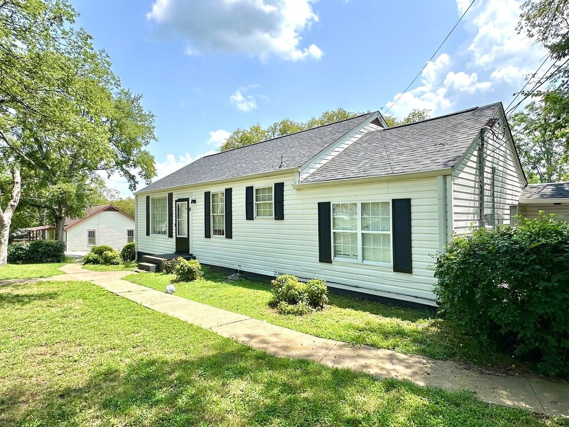 Primary Photo - 330 Cumberland Ave
