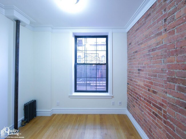 Building Photo - 247 Broome St