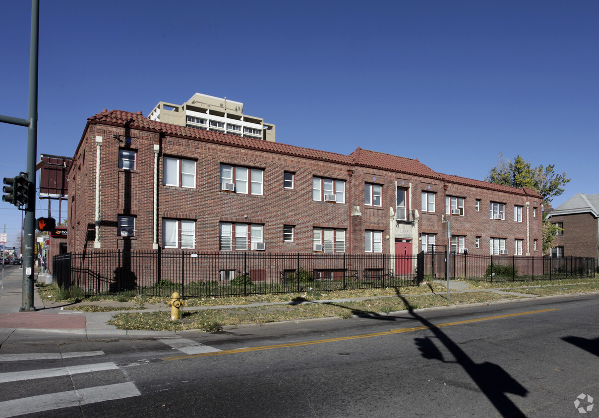 Primary Photo - Lake Apartments