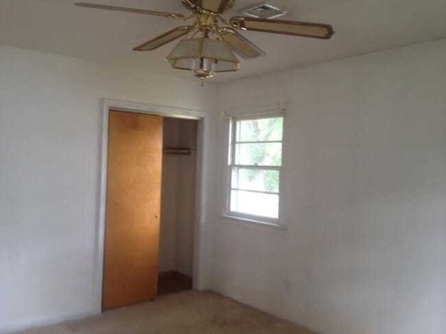 Building Photo - 515 York Ave