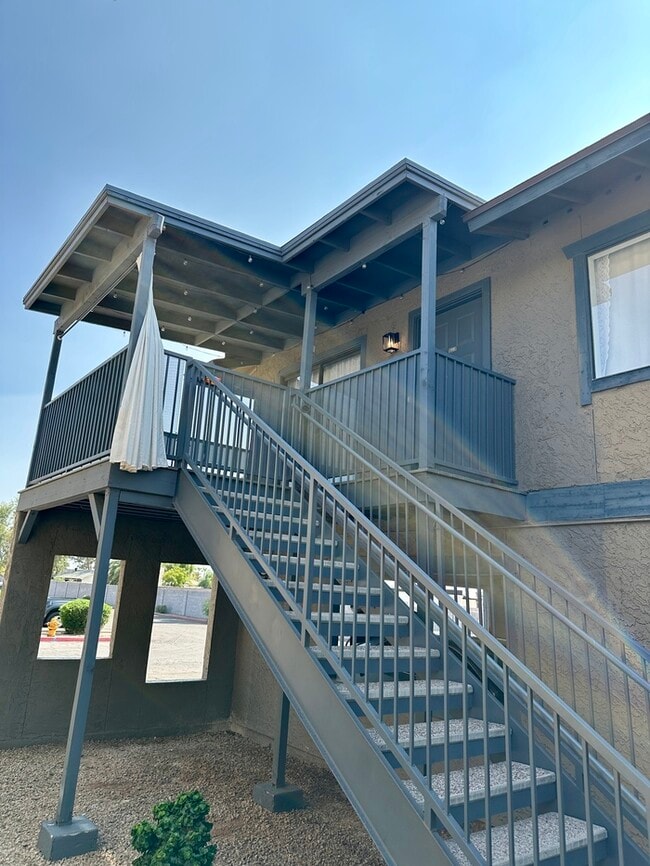 Building Photo - 286 W Palomino Dr