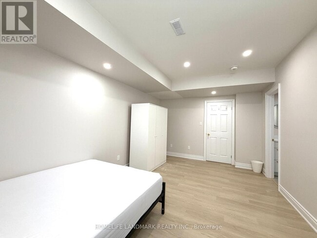 Building Photo - 3380 Tudor Gate