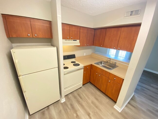Foto del edificio - Coming Soon! 2nd-floor studio condo at Ser...