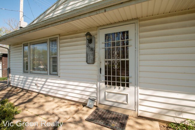 Building Photo - 3 br, 1 bath House - 2039 Neff Rd