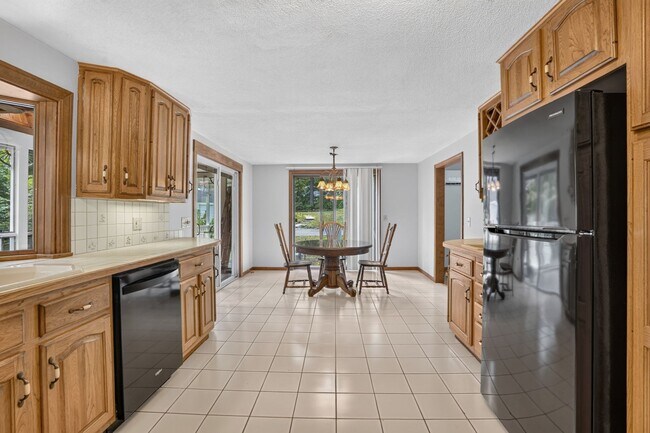 Foto del edificio - 375 Kendall Rd