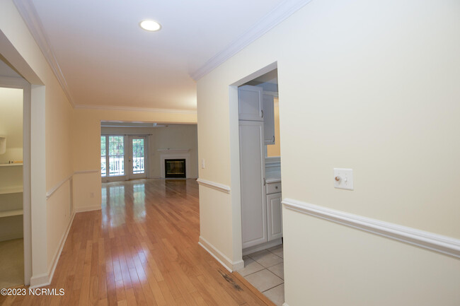 Building Photo - 287 Knoll Rd