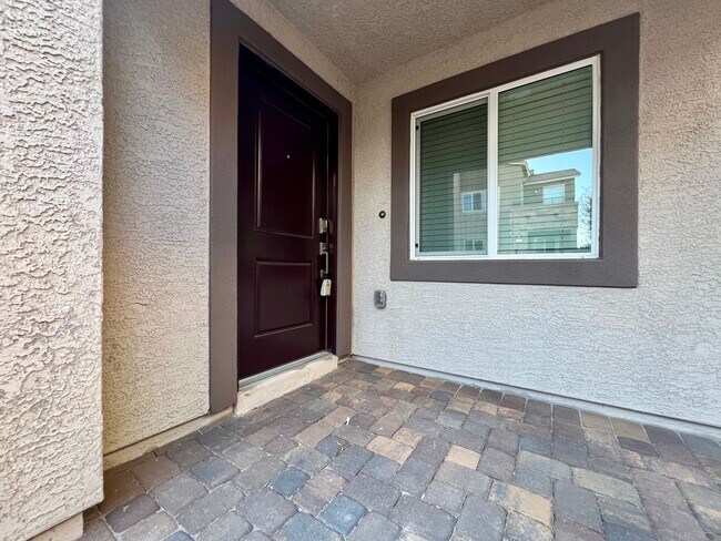 Foto del edificio - Beautiful Newer 4 Bedroom Home in Cadence with Large Loft