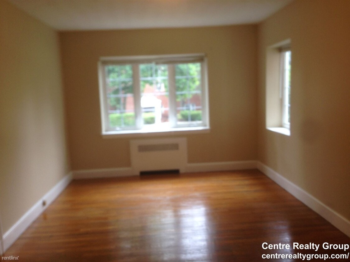 1 br, 1 bath - 549 Centre St - 1 br, 1 bath  - 549 Centre St
