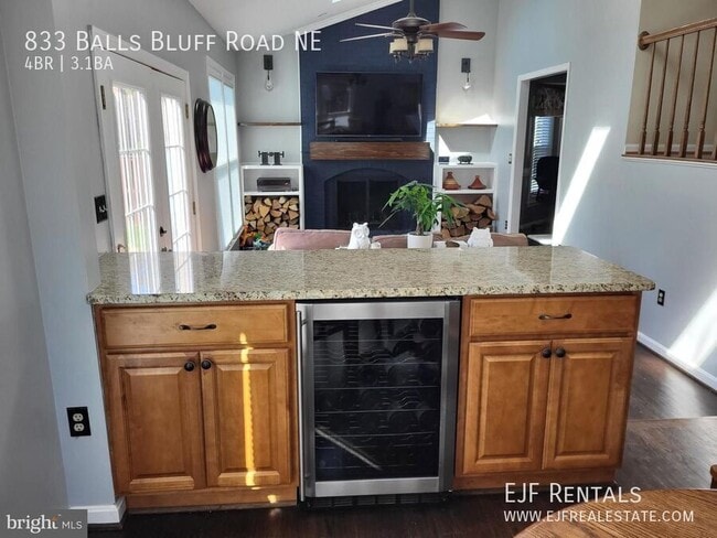 Building Photo - 833 Balls Bluff Rd NE