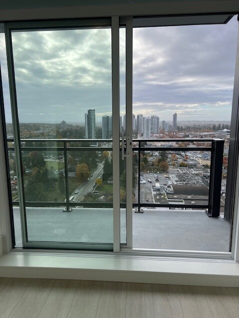 Photo du bâtiment - 13675-1107A 107A Ave