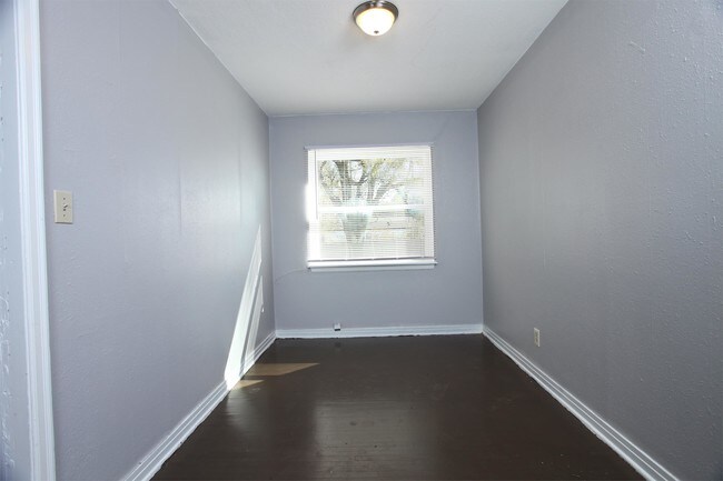 Building Photo - 614-620 S Hunter