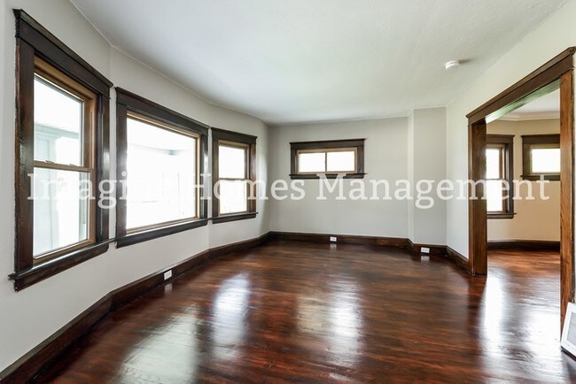 Building Photo - Newly Remodeled 3 Bedroom Duplex in Lakewood
