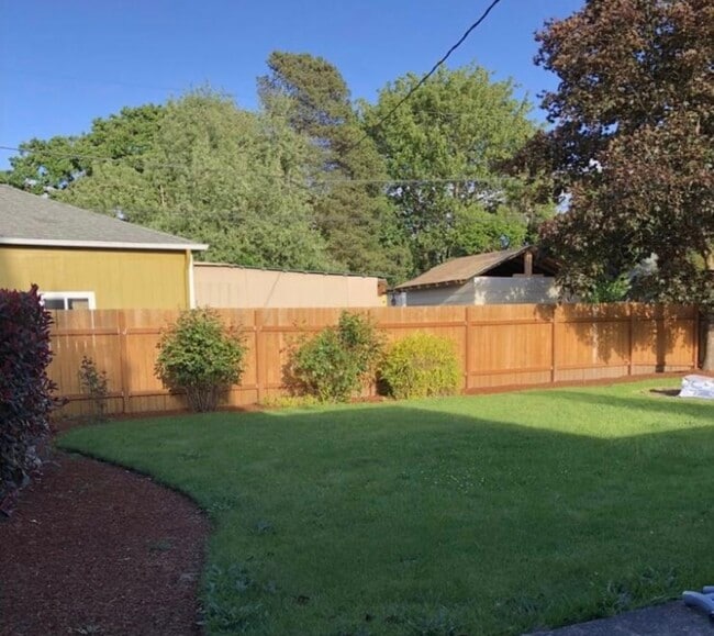 Large corner lot - 360 Columbia St NE