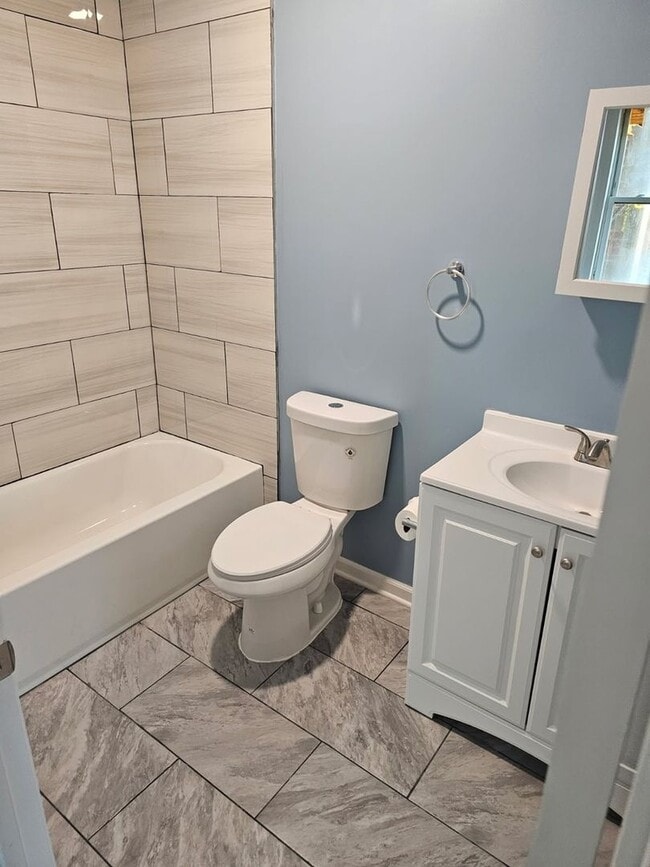 Foto del edificio - 58 S Main St