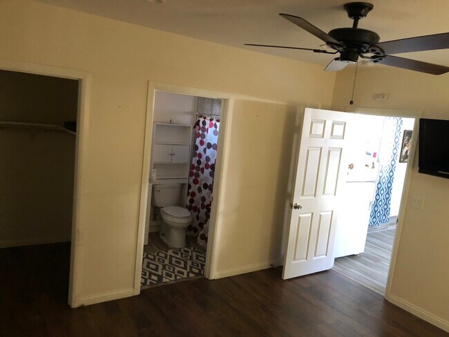 Foto del edificio - 18334 Lorne St