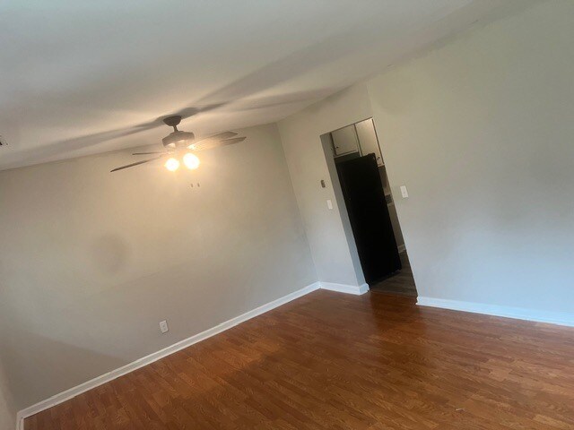 Sala de estar - 117 Vanderbilt Cir