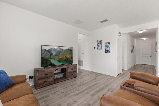 Building Photo - 756 Rioja Dr