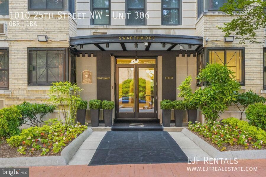 Foto principal - 1010 25th St NW