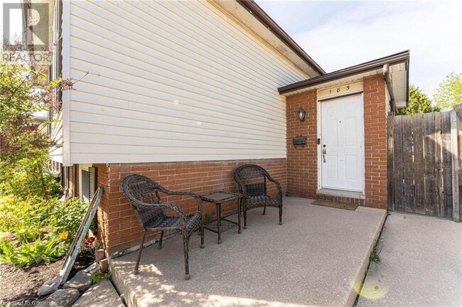 Building Photo - 185 Bellingham Dr