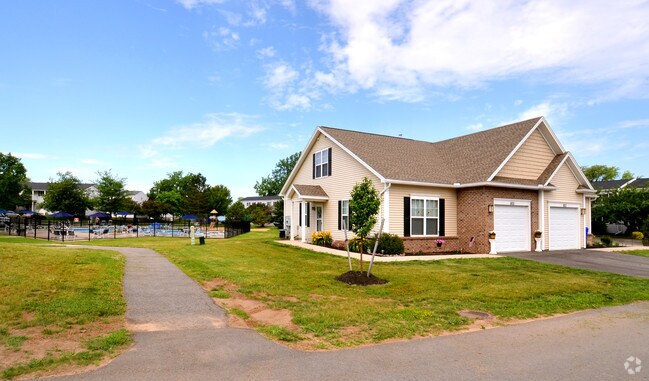 Frente de la bahía de Shores Townhomes - Bayfront Shores Townhomes